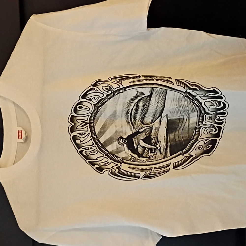 Hermosa Beach surfer statue  Tshirt small Size Hanes Tshirt